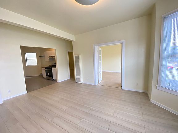 3rd image of 204 Dore St Unit 208