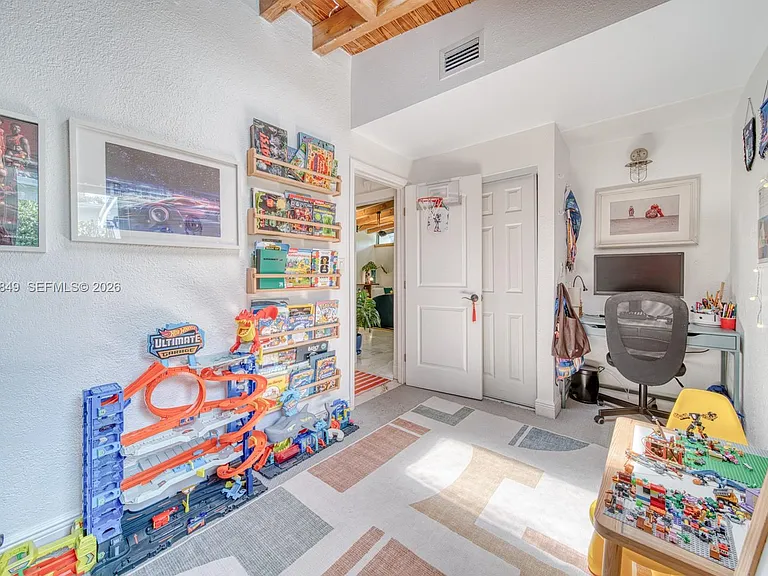 7055 SW 84th Ave — Photo 19