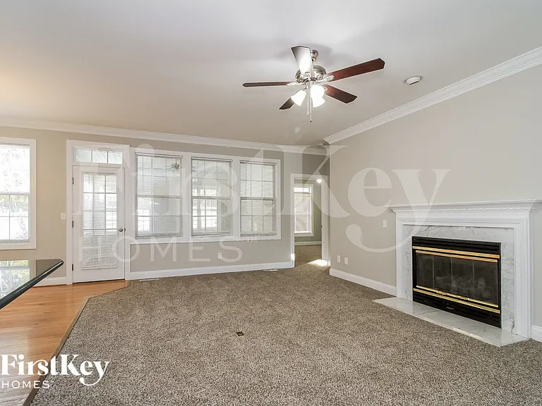 1835 Austin Place Ln — Photo 3