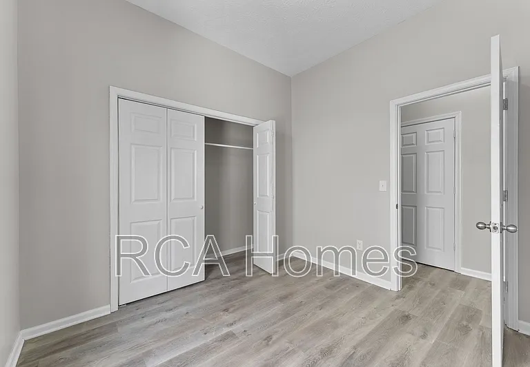 2912 N Kenwood Ave #N — Photo 10