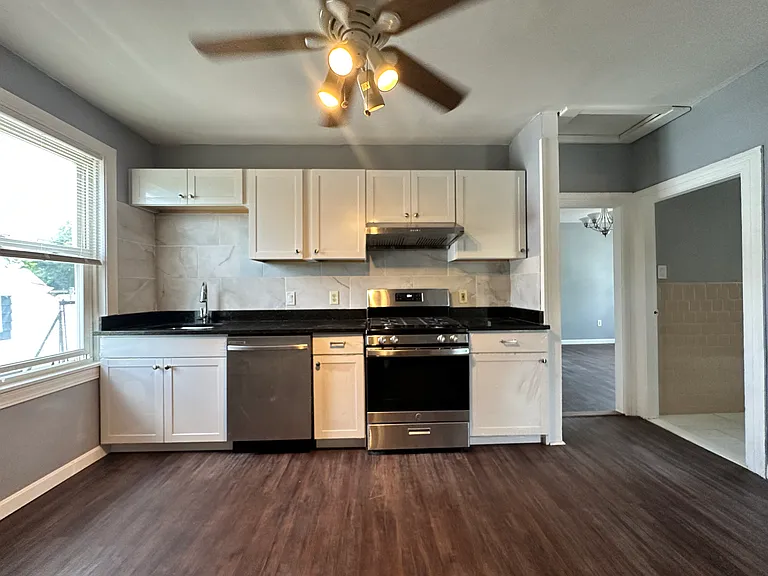 214 Pleasant St #3 — Photo 1