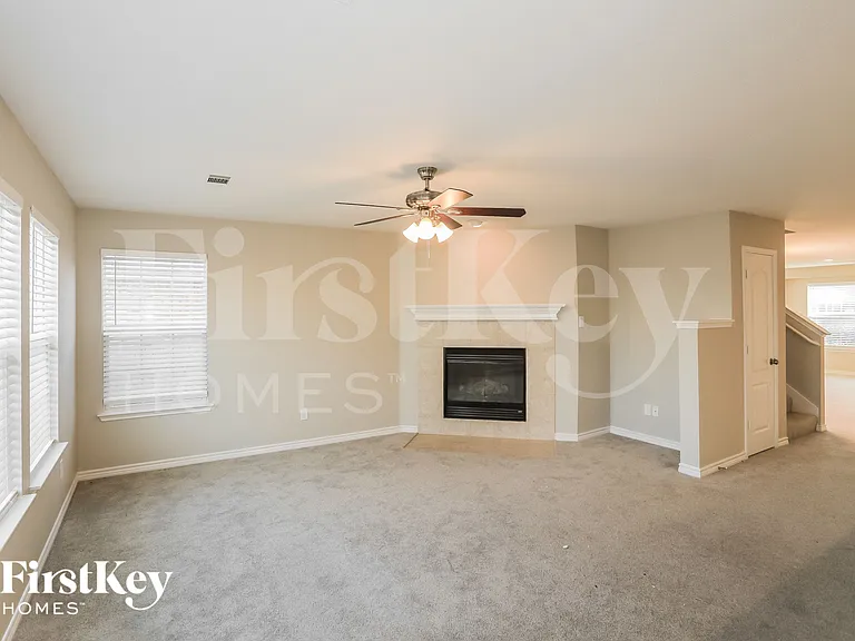 3905 Mantis St — Photo 4