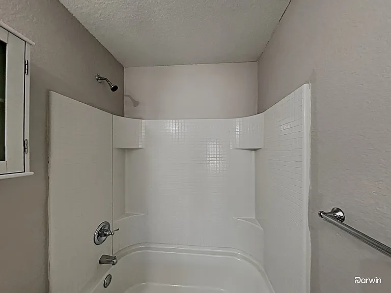 632 Hutchins Dr — Photo 14