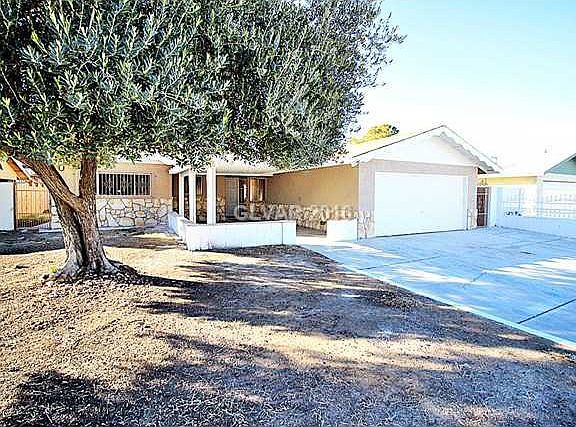 2nd image of 2300 Chapman Dr