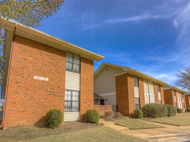 Cordova Creek Apartments — Photo 9
