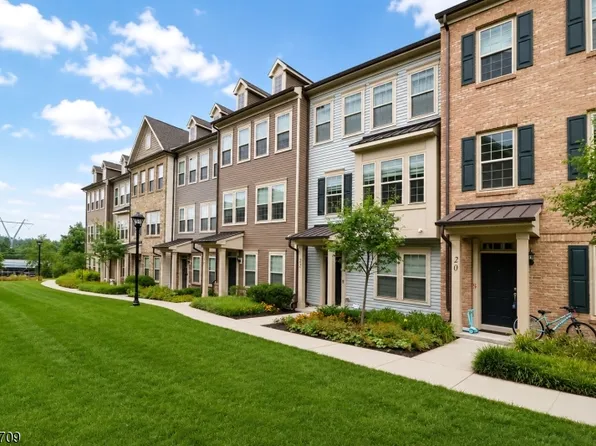 22 Gala Ct, Livingston Twp., NJ 07039