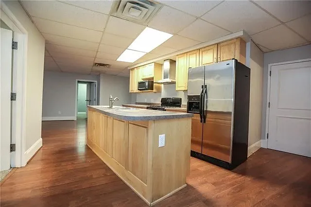 2 bed, 1.0 bath, 1000 sqft, $1,695 — Photo 3
