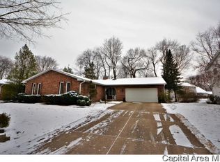 2930 Victoria Dr, Springfield, IL 62704