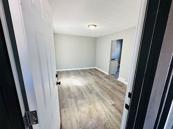 3rd image of 3205 Trowbridge Ave #1