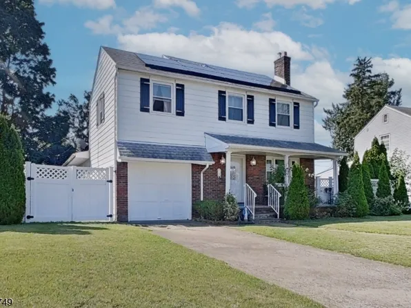 112 Elmwood Dr, Elmwood Park Boro, NJ 07407