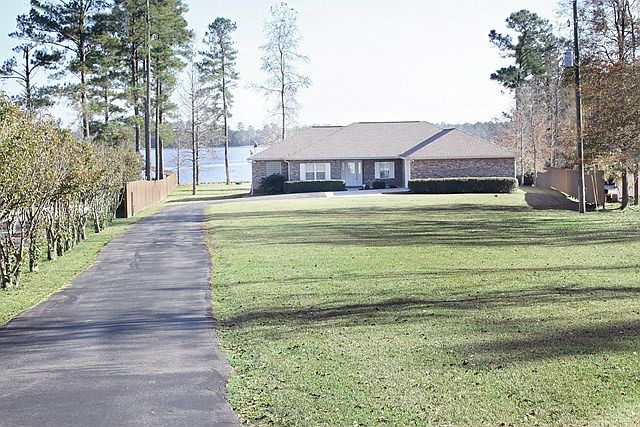 1st image of 268 Lakeside Dr