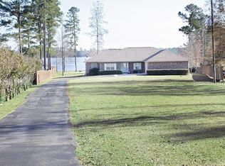 268 Lakeside Dr, Carriere, MS 39426