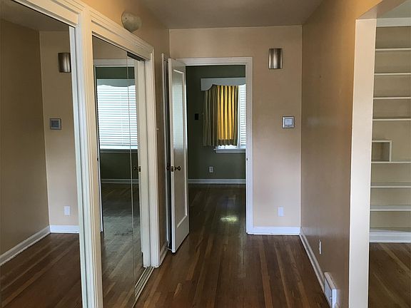 5th image of 719 S Durbin St