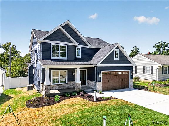 4th image of 923 Poinsetta Ln