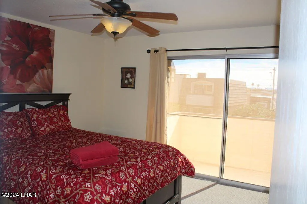 2 bed, 2.5 bath, 1290 sqft, $1,900 — Photo 3