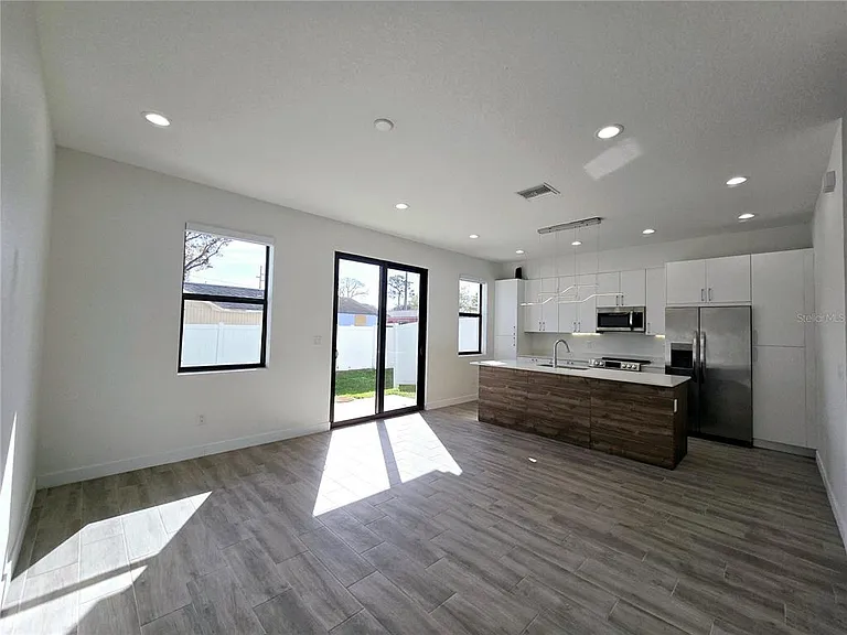 7565 Gesualdo Ct — Photo 4