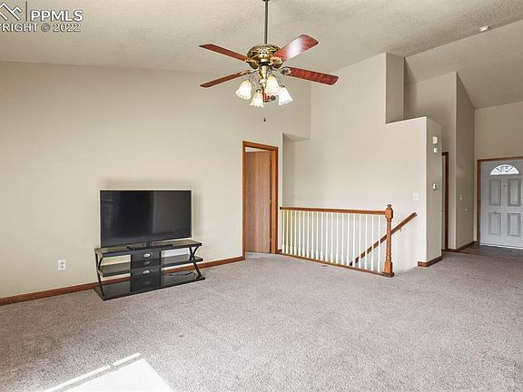 4th image of 980 Red Brooke Dr