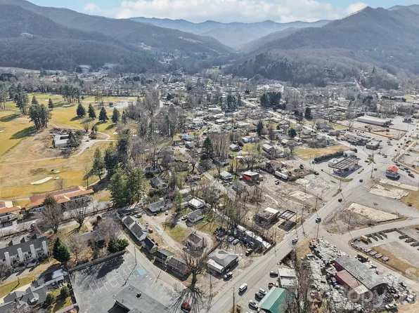 6 Neon Pl, Waynesville, NC 28786