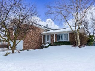 1155 Westbury Dr, Hoffman Estates, IL 60192