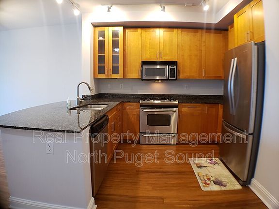 4th image of 18707 SE Newport Way APT 305