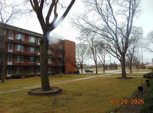 2915 W Thirteen Mile Rd APT 308, Royal Oak, MI