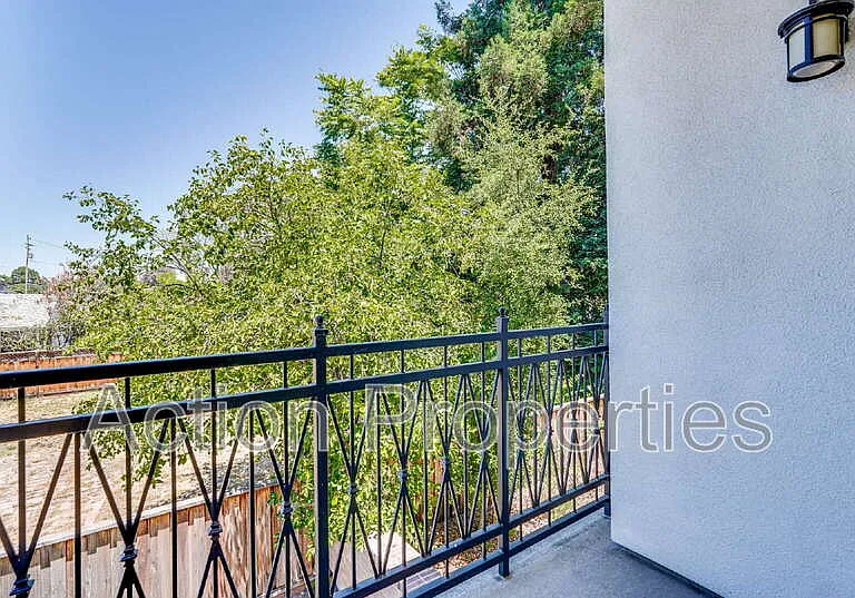 2388 Toledo Ter — Photo 31