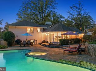 1223 Tudor Pl, Alexandria, VA 22307