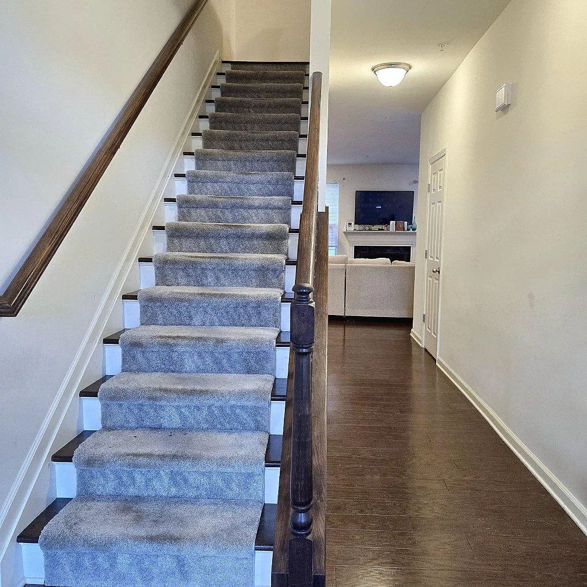 3 bed, 2.5 bath, 2228 sqft, $3,200 — Photo 3