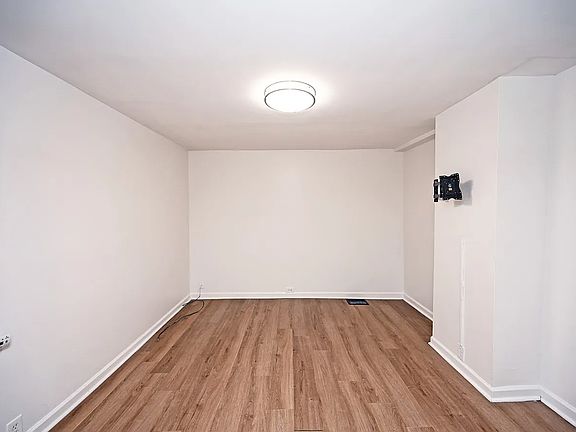 3rd image of 619 E 18th St