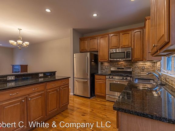 3rd image of 2 Sheridan St Unit 602
