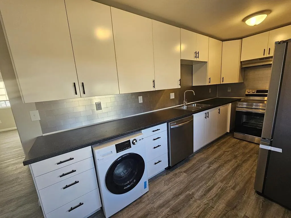 4 SE 240th Rd, apt 1 — Photo 3