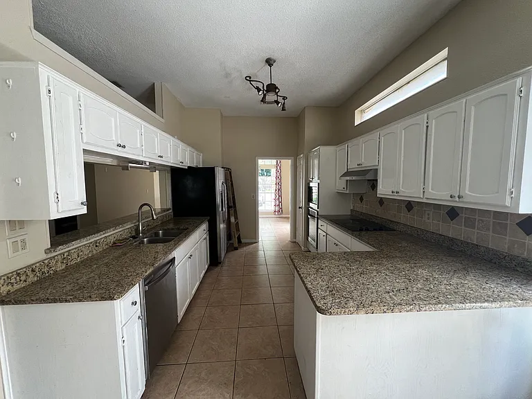 4915 Silent Lk — Photo 21