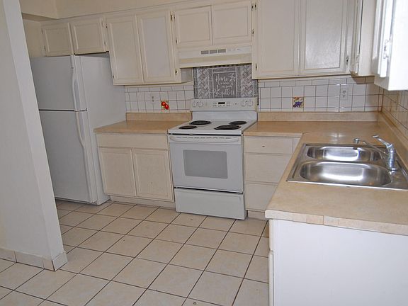 3rd image of 2622 N 45th Dr