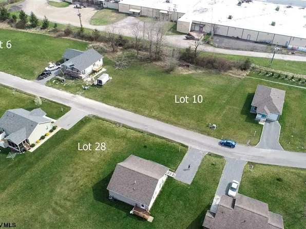 10 Grace Cir, Elkins, WV 26241