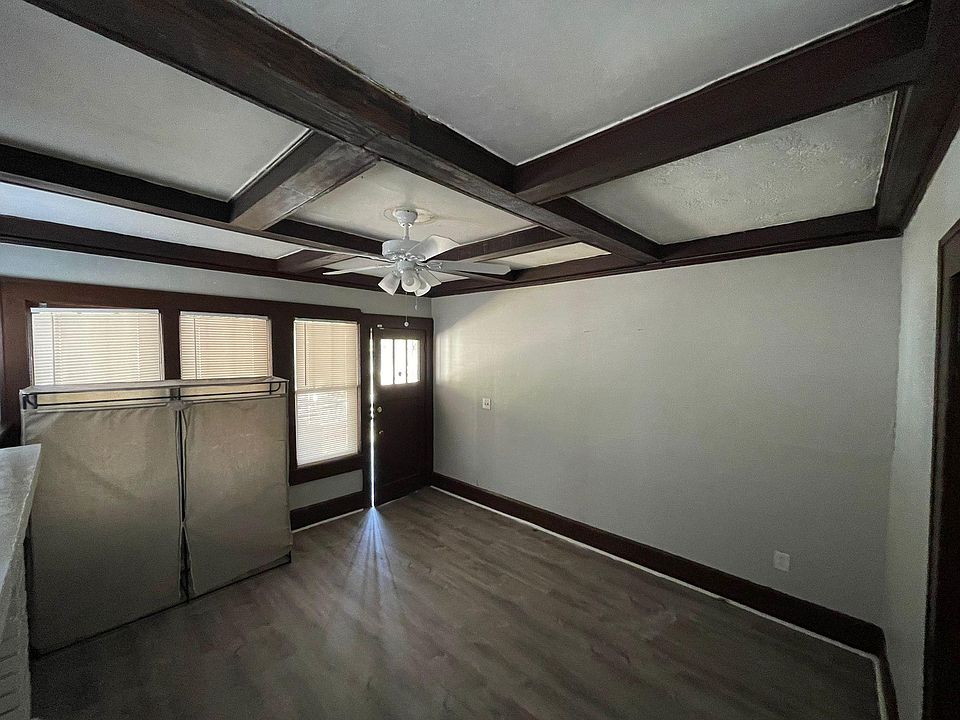 2nd image of 48 W 23rd St #52