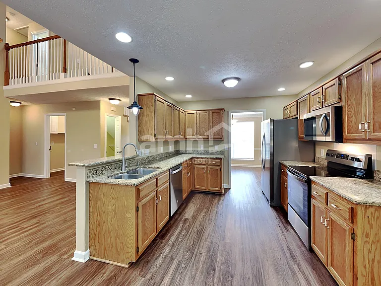 1617 E Blairmont Dr — Photo 3