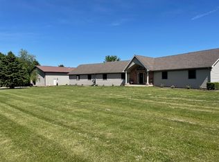 10416 Seaman Rd, Hebron, IL 60034