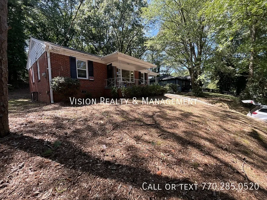 Adorable 2bd/1bath In Atlanta — Photo 2