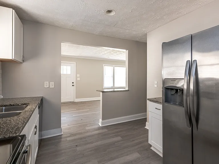 2153 Burroughs Ave SE — Photo 7
