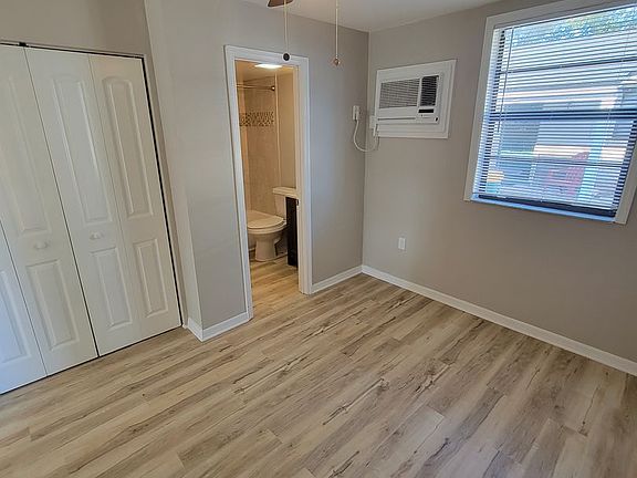 2nd image of 2643 Pinehurst Ave #D