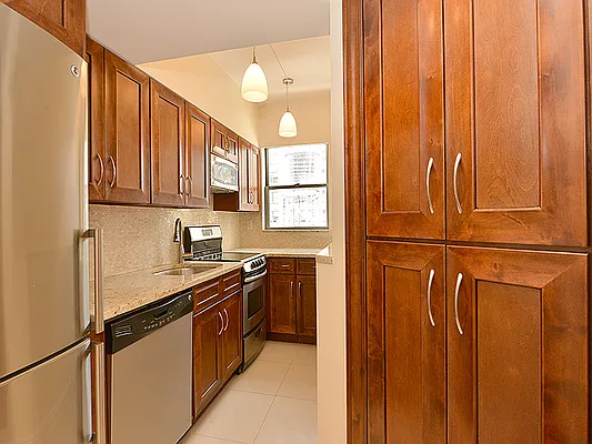 Rented by Cooper & Cooper Real Estate | media 23