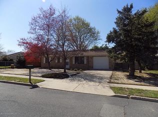 6 Fresno St, Barnegat, NJ 08005