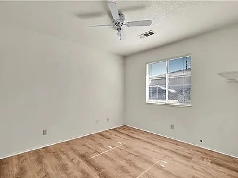 5464 Mariposa Ave — Photo 5