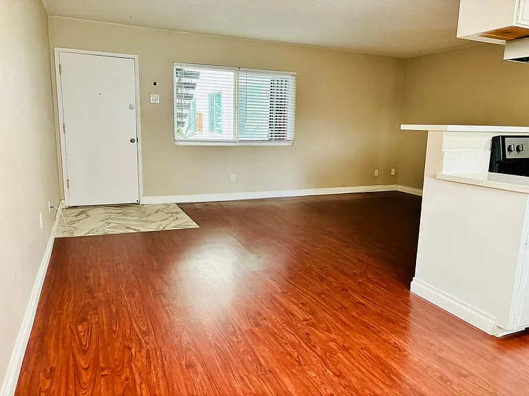 McClintock Apartments — Photo 5