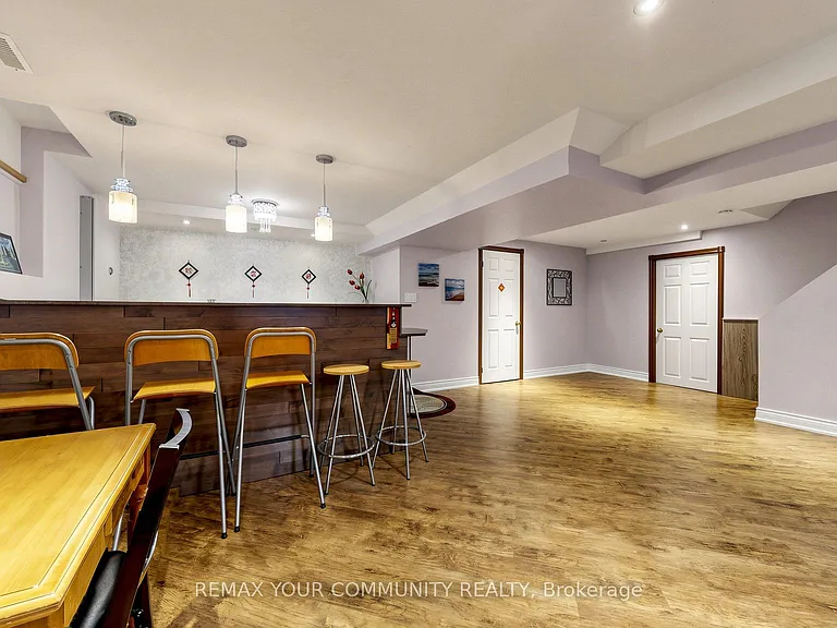 32 Soho Cres #BASEMENT — Photo 11