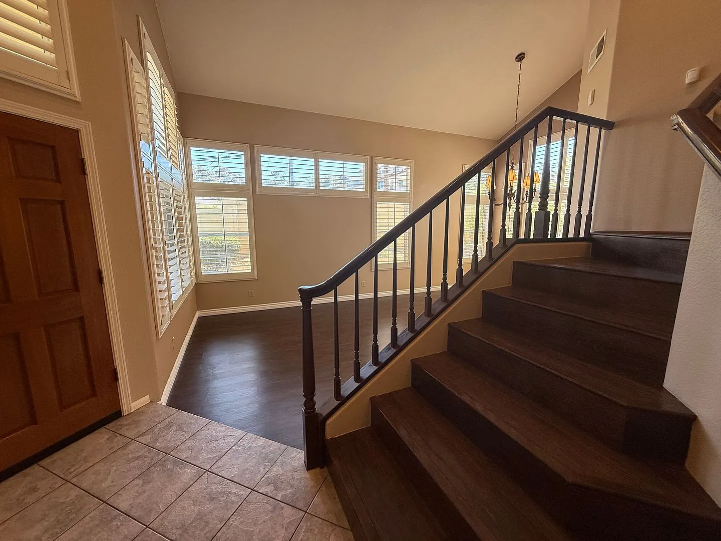 Modern Comfort in the Heart of Chula Vista 4BR/3BA Home with Spacious Yard and 3-Car Garage! — Photo 4