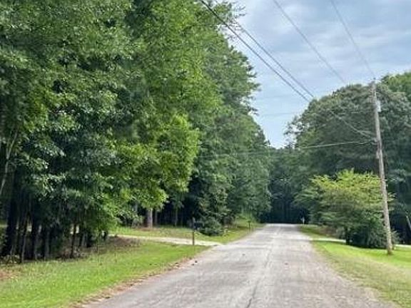 Exterior Neighborhood (street photo)