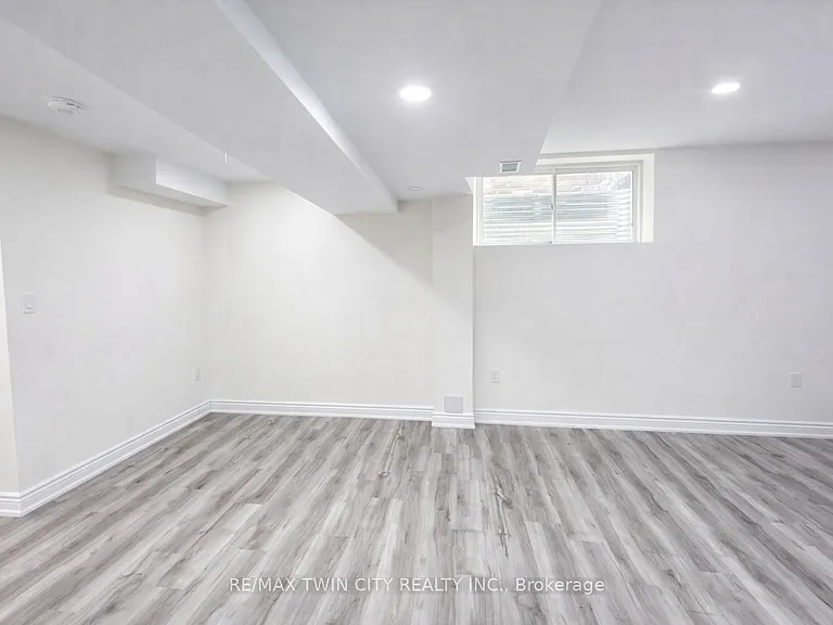 592 Blair Creek Dr W #BASEMENT — Photo 9