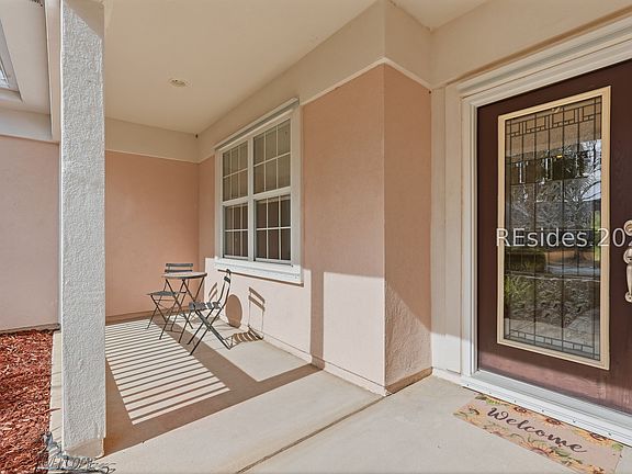 3rd image of 21 Raven Glass Ln