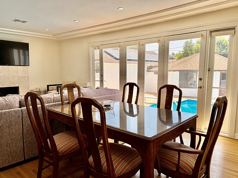 4506 Bakman Ave — Photo 12